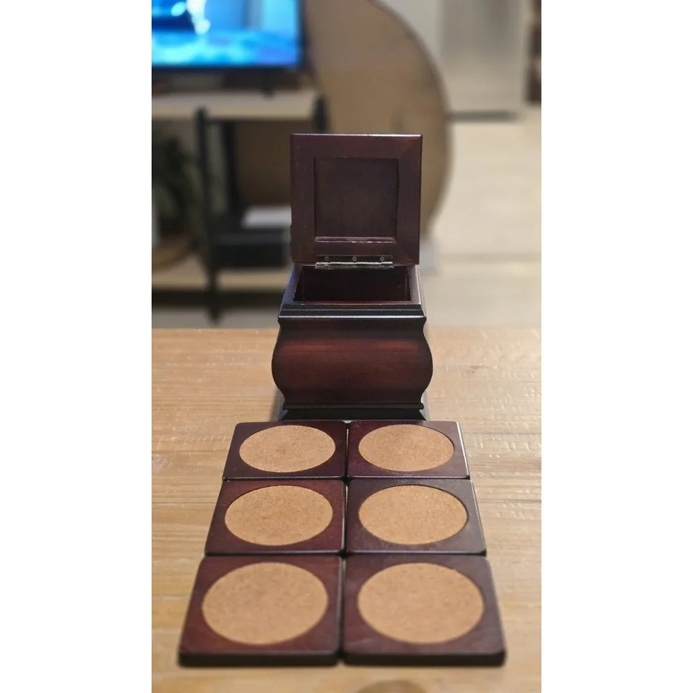 Vintage Wood Box‎ With 6 Coasters And Elephant Knob On Top